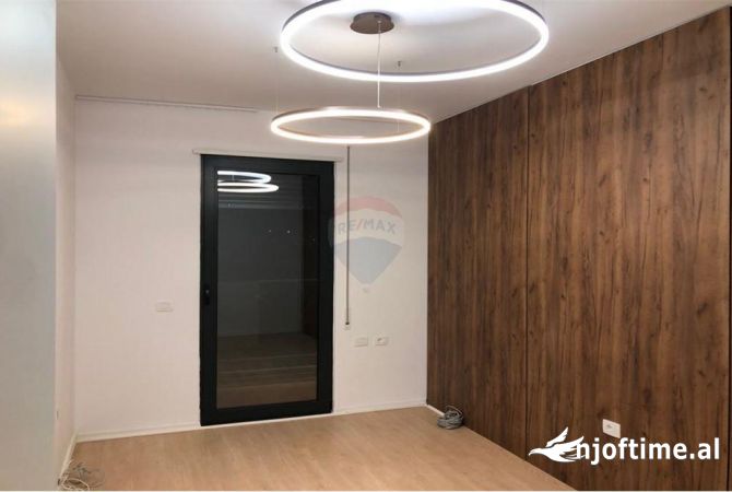 Ambient biznesi me qera 3+1 ne Tirane - 700 Euro