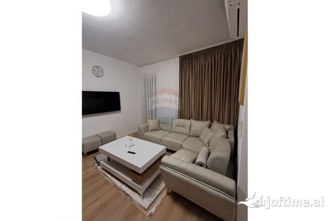 Shtepi me qera 2+1 ne Tirane - 700 Euro