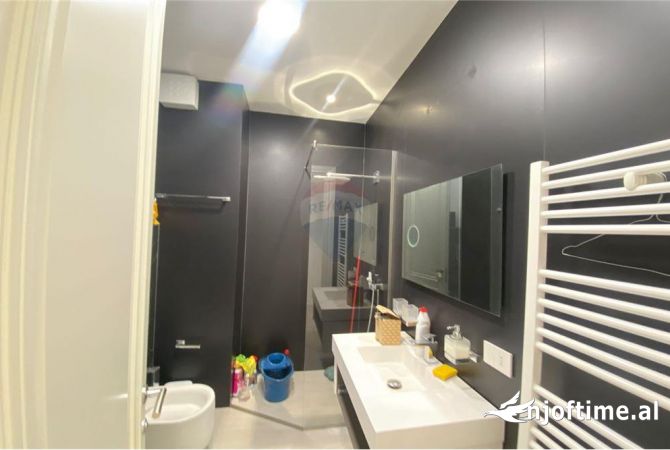 Apartament per zyra me qira tek Rruga Sali Butka