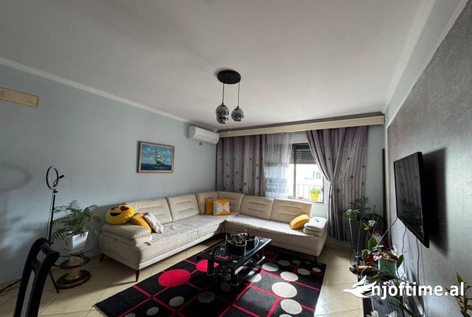 Shtepi me qera 2+1 ne Tirane - 52,000 Leke