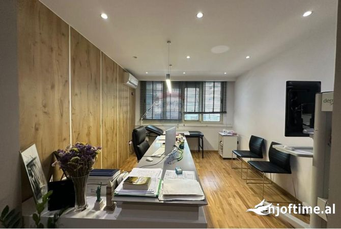 Ambient biznesi me qera 3+1 ne Tirane - 1,200 Euro