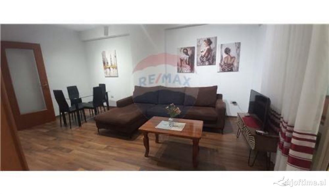Shtepi me qera Apartament ne Tirane, 1+1, Mobilimi E mobiluar, Pagesa 550  Euro.