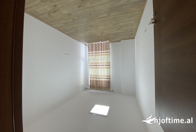 Ambient biznesi me qera 3+1 ne Tirane - 700 Euro
