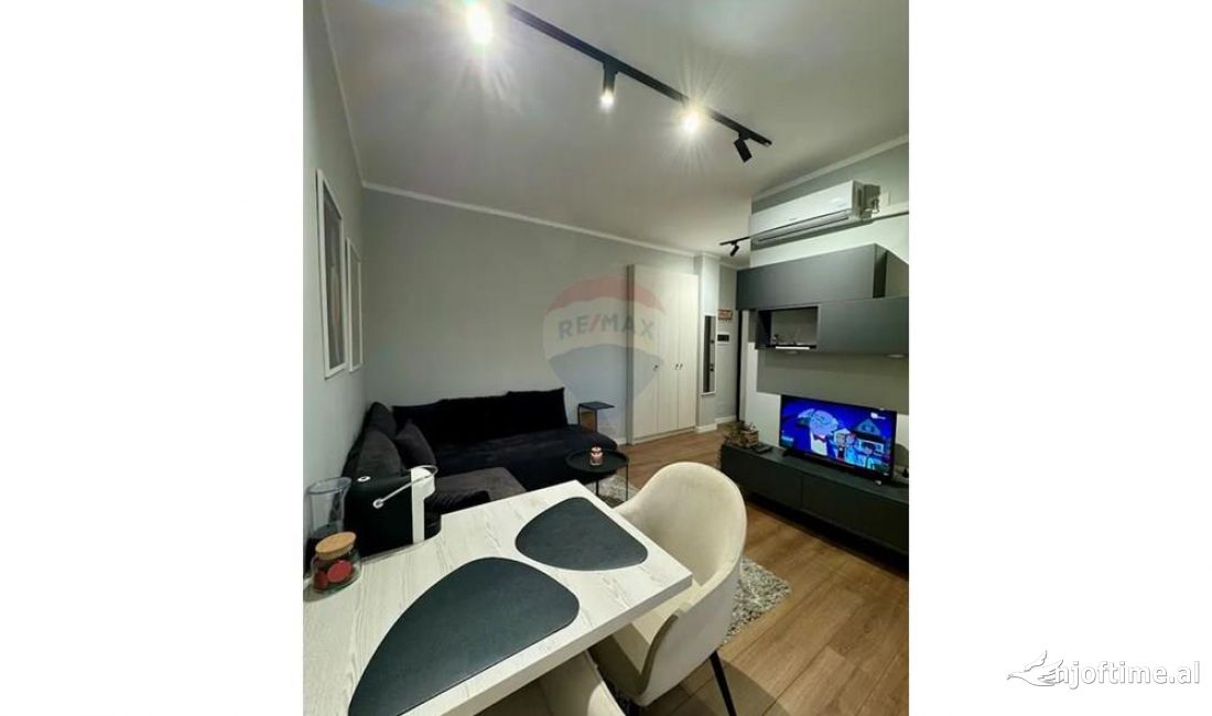 Shtepi me qera Apartament ne Tirane, 1+1, Mobilimi E mobiluar, Pagesa 550  Euro.