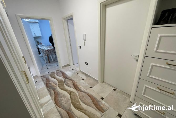 Shtepi me qera Apartament ne Tirane, 1+1, Mobilimi E mobiluar, Pagesa 550  Euro.