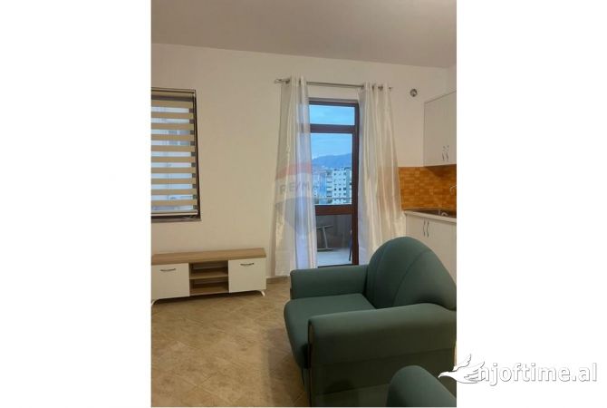 Shtepi me qera 2+1 ne Tirane - 660 Euro
