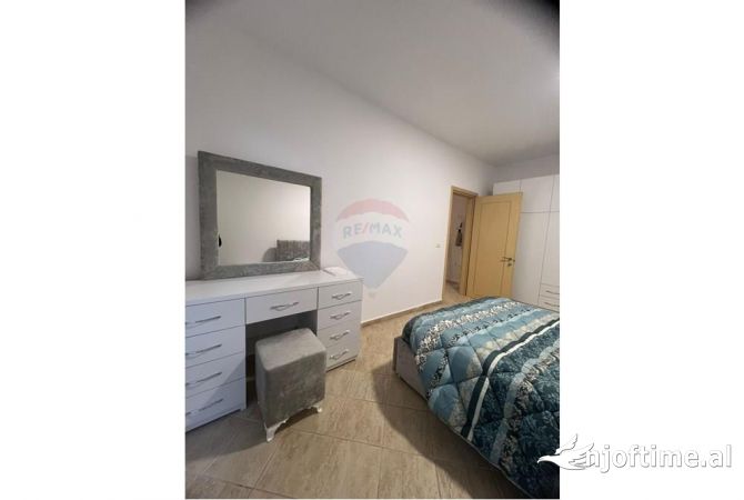 Shtepi me qera Apartament ne Tirane, 2+1, Mobilimi E mobiluar, Pagesa 660  Euro.