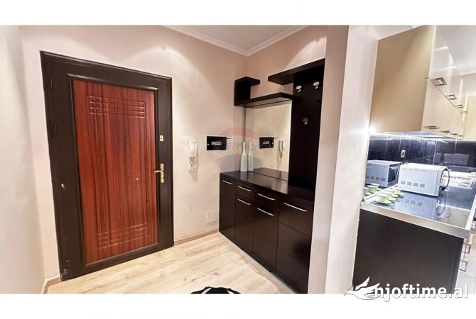 Shtepi me qera 2+1 ne Tirane - 700 Euro