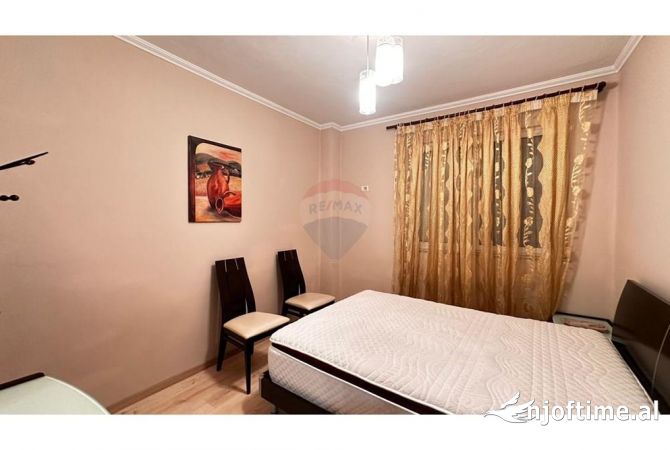 Shtepi me qera Apartament ne Tirane, 2+1, Mobilimi E mobiluar, Pagesa 700  Euro.