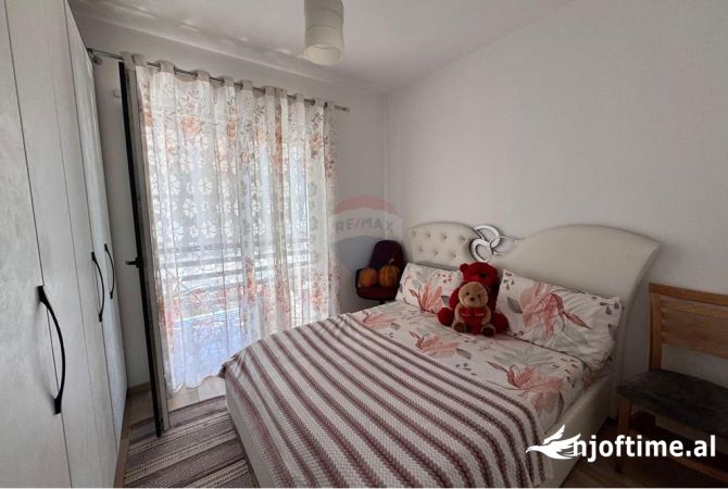 Shtepi ne shitje Apartament ne Tirane, 2+1, Mobilimi E mobiluar, Pagesa 198,000  Euro.