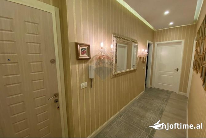 Shtepi ne shitje Apartament ne Tirane, 2+1, Mobilimi E mobiluar, Pagesa 155,000  Euro.