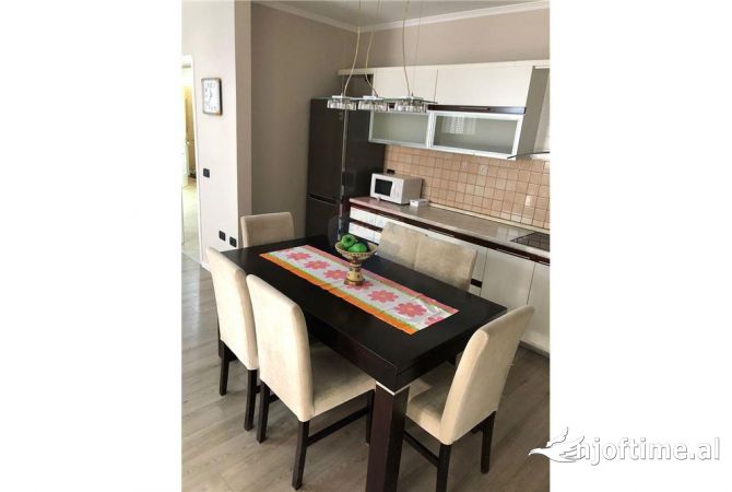 Shtepi me qera 2+1 ne Tirane - 650 Euro