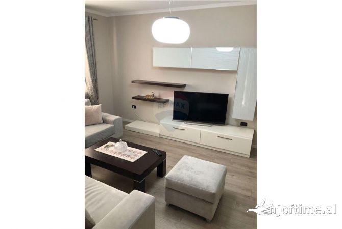 Shtepi me qera Apartament ne Tirane, 2+1, Mobilimi E mobiluar, Pagesa 650  Euro.