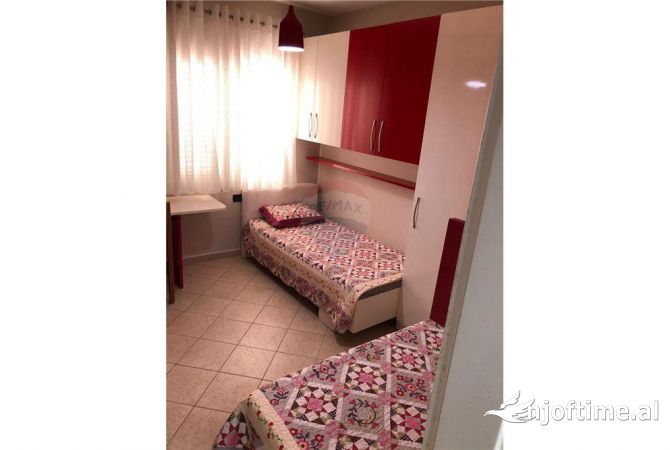 Shtepi me qera Apartament ne Tirane, 2+1, Mobilimi E mobiluar, Pagesa 650  Euro.