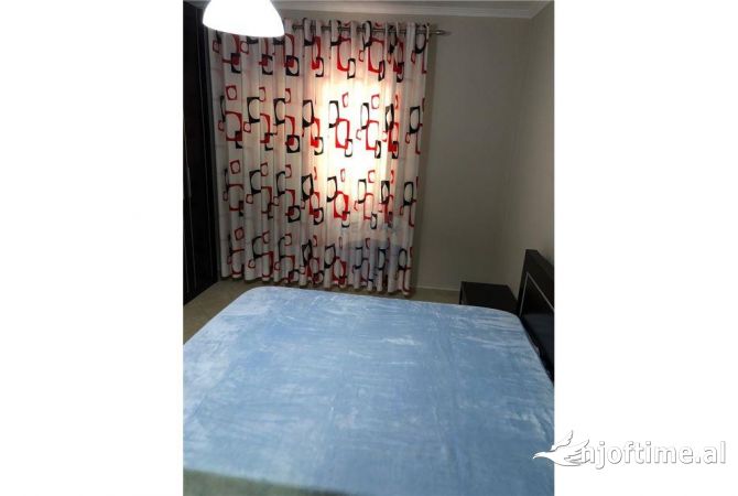 Shtepi me qera Apartament ne Tirane, 2+1, Mobilimi E mobiluar, Pagesa 650  Euro.