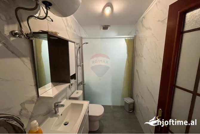 Shtepi me qera Apartament ne Tirane, 2+1, Mobilimi E mobiluar, Pagesa 800  Euro.