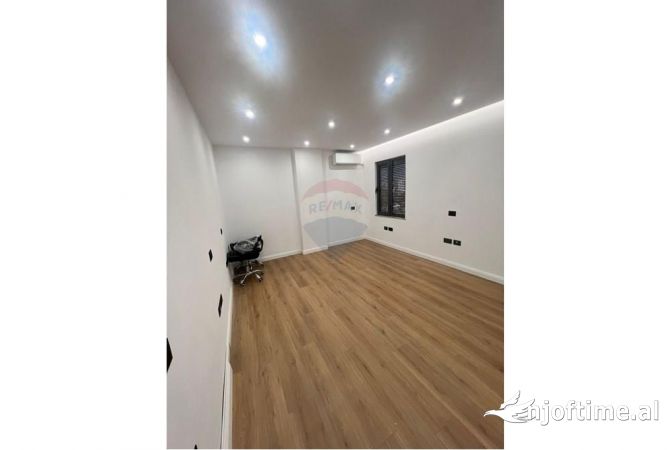 Ambient biznesi me qera 3+1 ne Tirane - 450 Euro