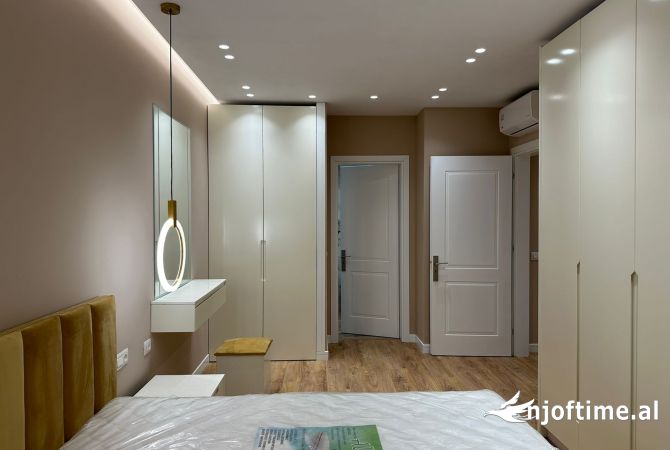 Shtepi me qera Apartament ne Tirane, 2+1, Mobilimi E mobiluar, Pagesa 1,200  Euro.