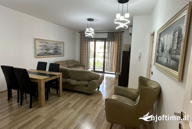 Shtepi me qera 2+1 ne Tirane - 750 Euro