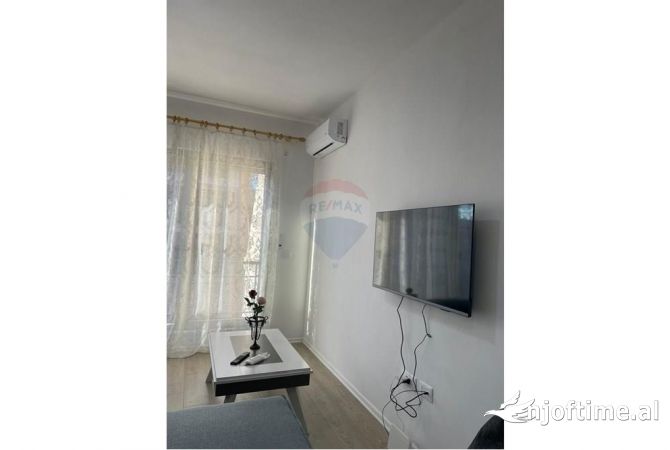 Shtepi me qera Apartament ne Tirane, 1+1, Mobilimi E mobiluar, Pagesa 600  Euro.