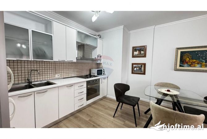 Shtepi me qera Apartament ne Tirane, 1+1, Mobilimi E mobiluar, Pagesa 700  Euro.
