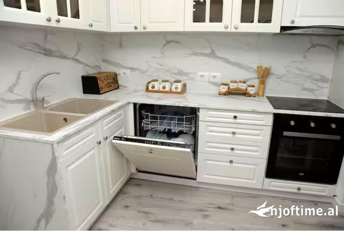 Shtepi me qera 2+1 ne Tirane - 650 Euro