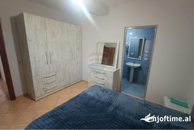 Shtepi me qera Apartament ne Tirane, 2+1, Mobilimi E mobiluar, Pagesa 500  Euro.