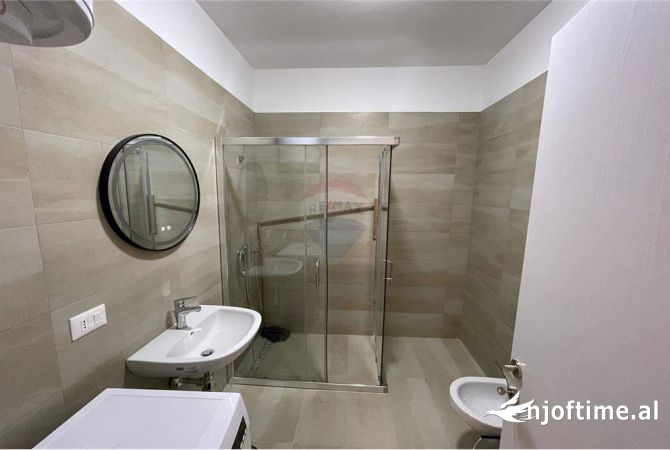 Shtepi me qera Apartament ne Tirane, 2+1, Mobilimi E mobiluar, Pagesa 700  Euro.