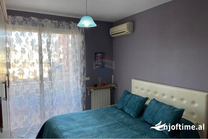 Shtepi me qera Apartament ne Tirane, 2+1, Mobilimi E mobiluar, Pagesa 650  Euro.