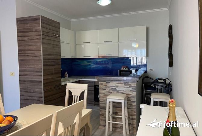 Shtepi me qera 2+1 ne Tirane - 650 Euro