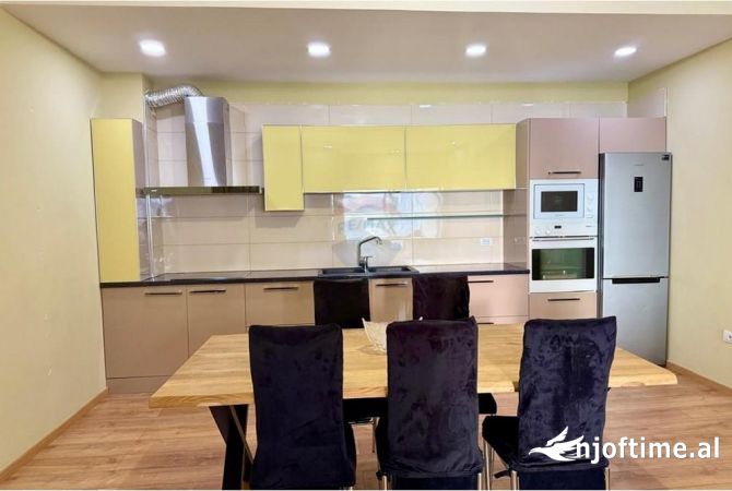 Shtepi me qera 2+1 ne Tirane - 750 Euro