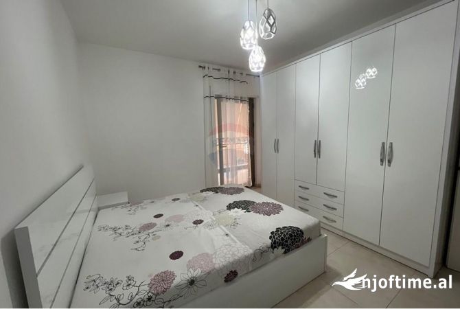 Shtepi me qera Apartament ne Tirane, 1+1, Mobilimi E mobiluar, Pagesa 650  Euro.
