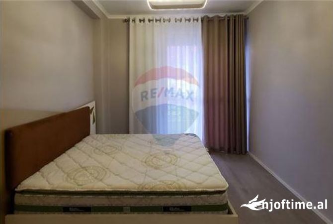 Shtepi me qera Apartament ne Tirane, 3+1, Mobilimi E mobiluar, Pagesa 600  Euro.