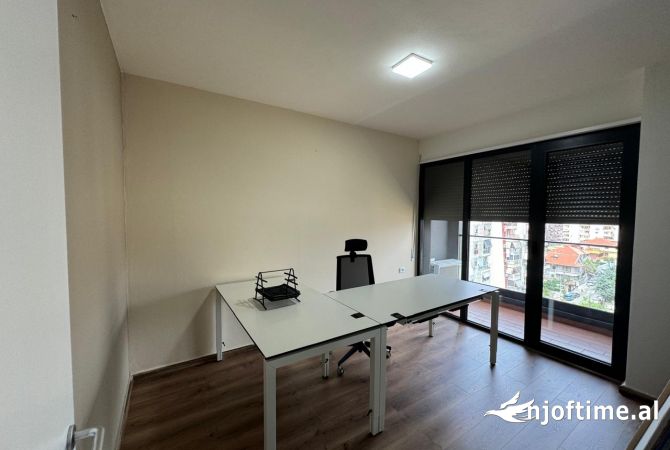 Ambient biznesi me qera 3+1 ne Tirane - 500 Euro