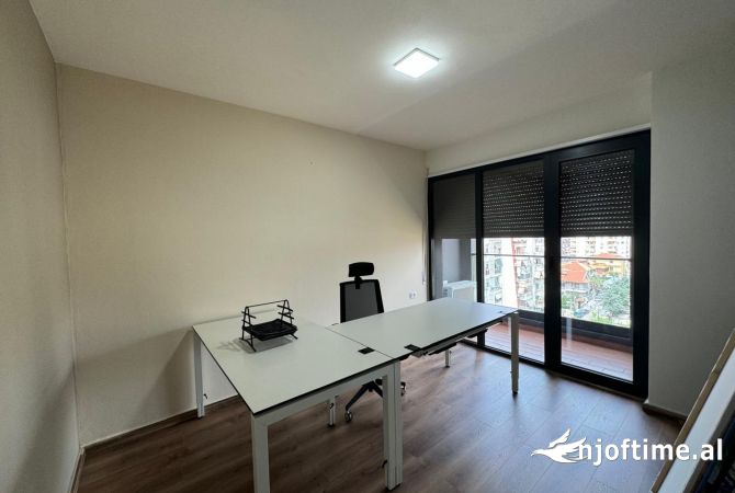 Ambient biznesi me qera 3+1 ne Tirane - 500 Euro