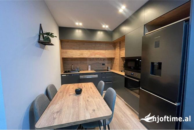 Shtepi me qera Apartament ne Tirane, 1+1, Mobilimi E mobiluar, Pagesa 1,000  Euro.