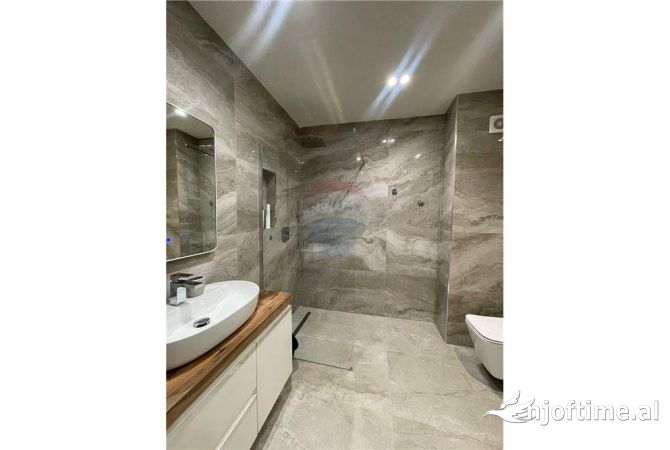 Shtepi me qera Apartament ne Tirane, 2+1, Mobilimi E mobiluar, Pagesa 850  Euro.