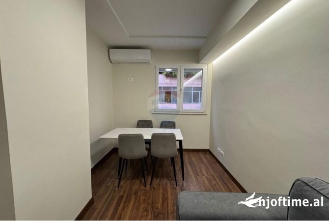 Shtepi me qera Apartament ne Tirane, 2+1, Mobilimi E mobiluar, Pagesa 700  Euro.