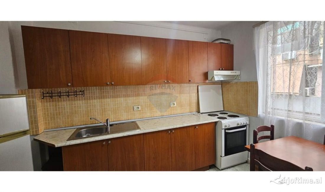 Shtepi me qera Apartament ne Tirane, 1+1, Mobilimi E mobiluar, Pagesa 500  Euro.