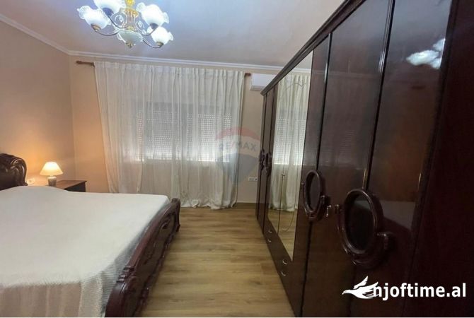 Shtepi me qera Apartament ne Tirane, 2+1, Mobilimi E mobiluar, Pagesa 650  Euro.