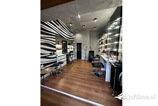 Ambient biznesi me qera 1+1 ne Tirane - 380 Euro