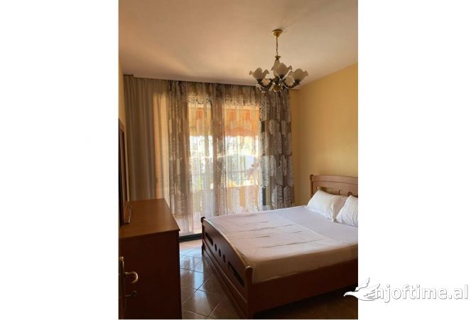 Shtepi me qera Apartament ne Tirane, 2+1, Mobilimi E mobiluar, Pagesa 600  Euro.