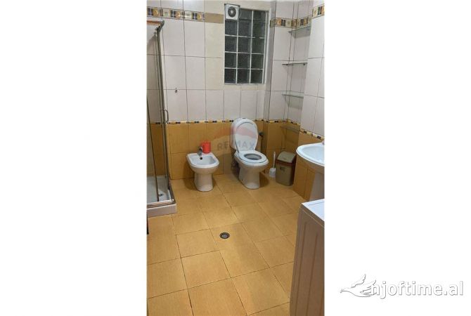 Shtepi me qera Apartament ne Tirane, 2+1, Mobilimi E mobiluar, Pagesa 550  Euro.