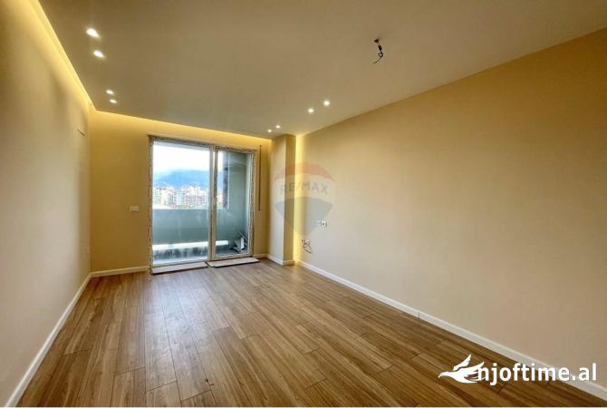Shtepi ne shitje Apartament ne Tirane, 2+1, Mobilimi E mobiluar, Pagesa 165,000  Euro.