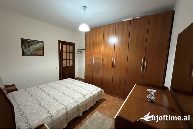 Shtepi me qera Apartament ne Tirane, 2+1, Mobilimi E mobiluar, Pagesa 60,000  Leke.