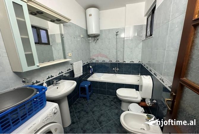 Shtepi me qera Apartament ne Tirane, 2+1, Mobilimi E mobiluar, Pagesa 60,000  Leke.