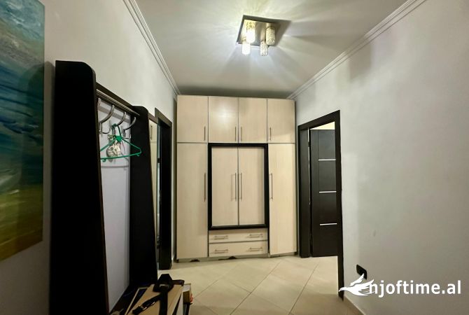 Shtepi me qera Apartament ne Tirane, 1+1, Mobilimi E mobiluar, Pagesa 550  Euro.