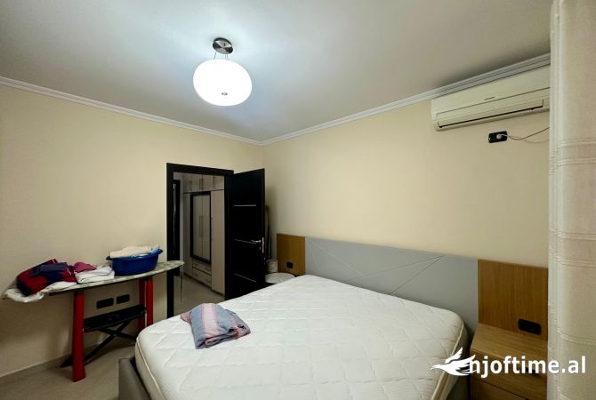 Shtepi me qera Apartament ne Tirane, 1+1, Mobilimi E mobiluar, Pagesa 550  Euro.