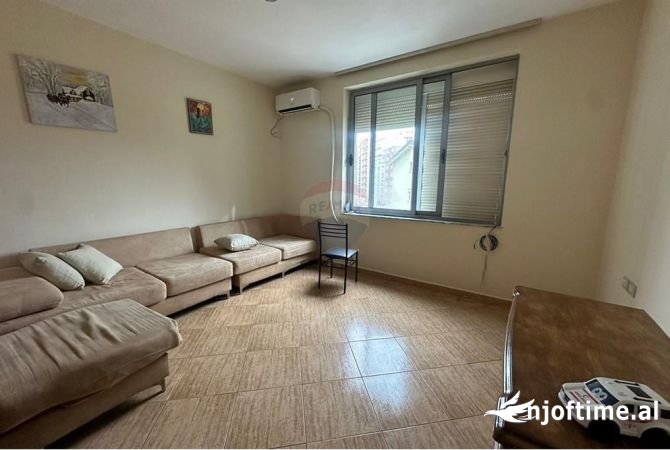 Ambient biznesi me qera 3+1 ne Tirane - 500 Euro