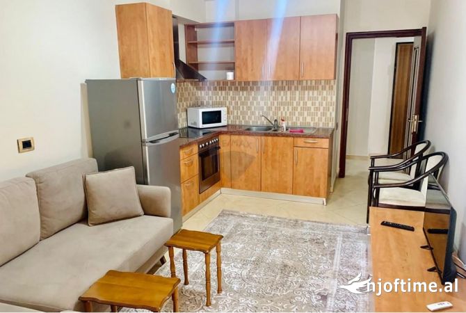 Shtepi me qera Apartament ne Tirane, 1+1, Mobilimi E mobiluar, Pagesa 50,000  Leke.